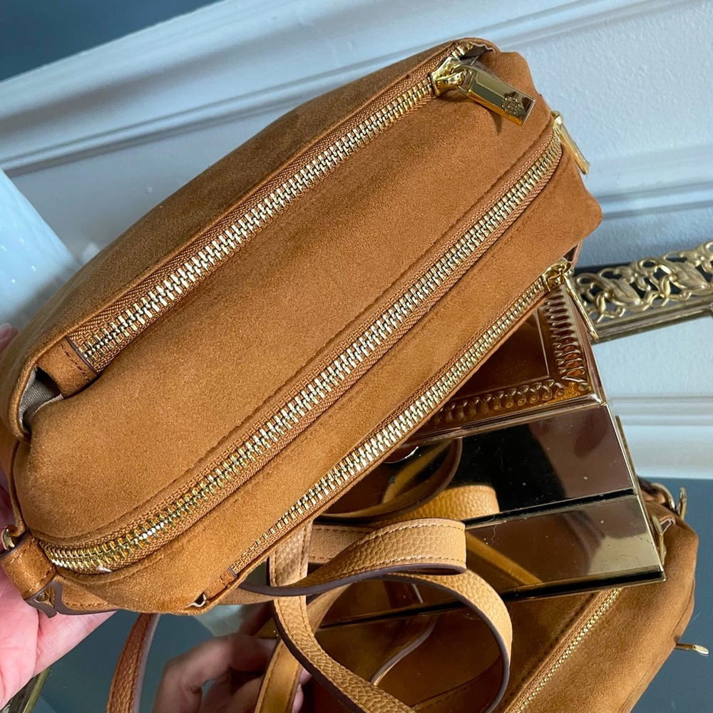 Tan Leather Crossbody Bag - Picture 3 of 9
